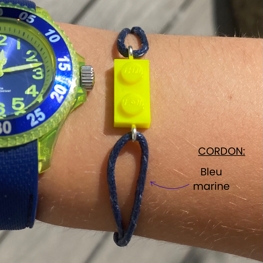 Bracelet fluo avec un Lego® et un cordon ajustable