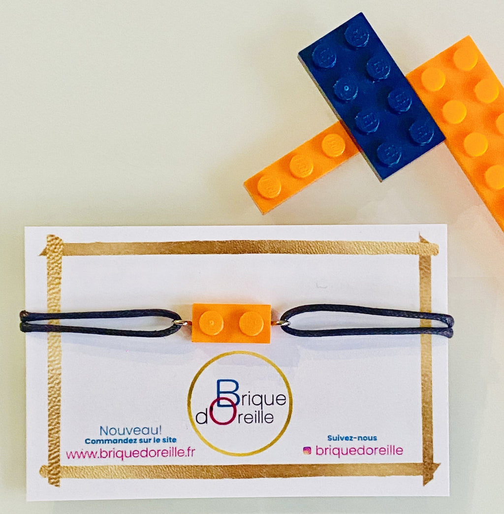Bracelet d'amitié avec une brique Lego et cordon coton ajustable