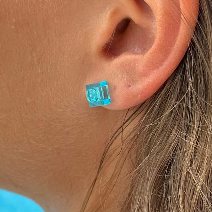 Puces avec une brique Lego carrée