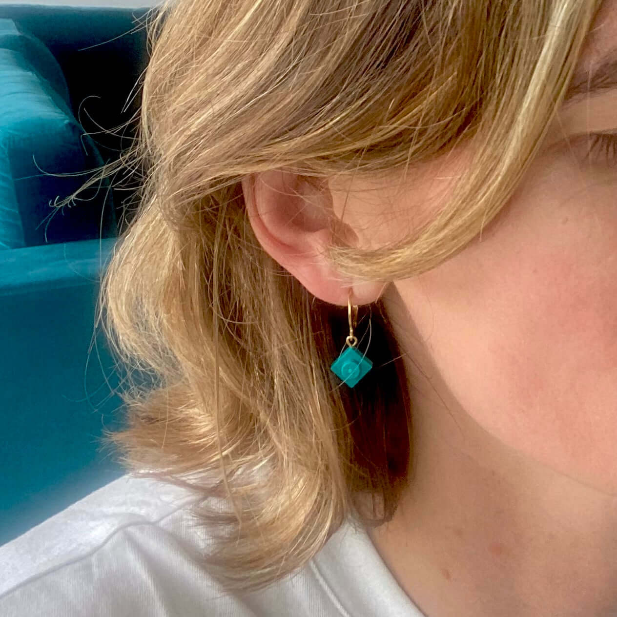 Mini boucles d'oreilles Dormeuses en acier inoxydable avec une brique de Lego®