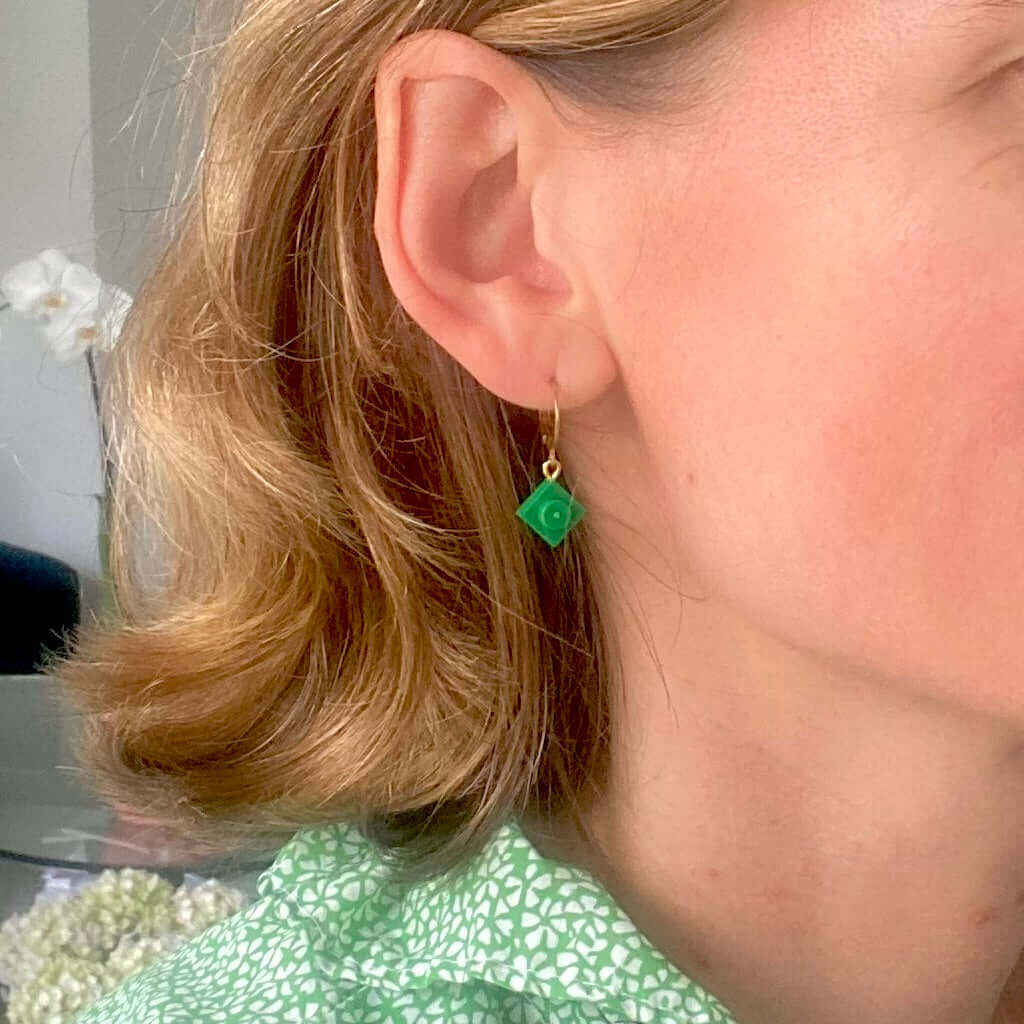 Mini boucles d'oreilles Dormeuses en acier inoxydable avec une brique de Lego®