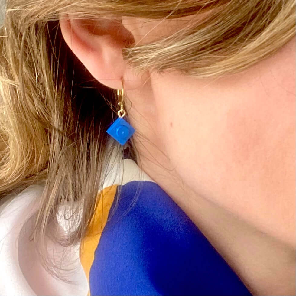 Mini boucles d'oreilles Dormeuses en acier inoxydable avec une brique de Lego®