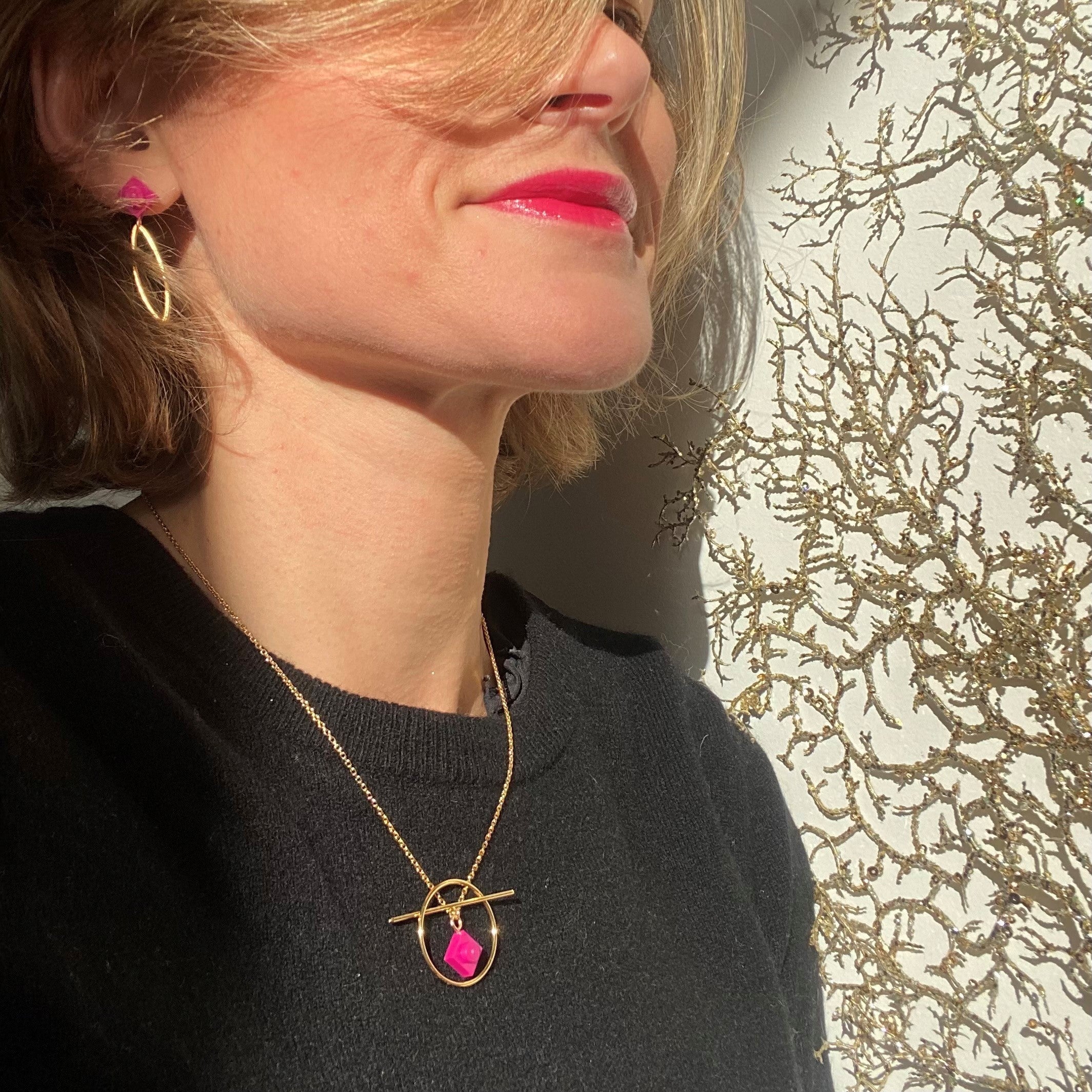 Collier géométrique avec une brique Lego - Les Astucieuses