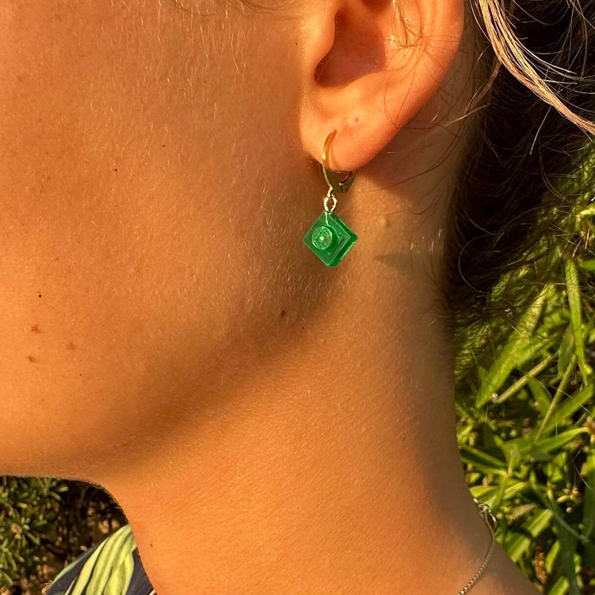 Mini boucles d'oreilles Dormeuses en acier inoxydable avec une brique de Lego®