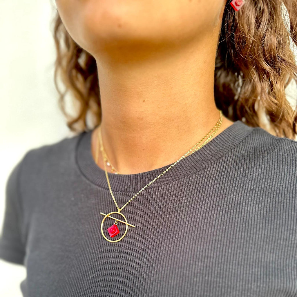 Collier géométrique avec une brique Lego - Les Astucieuses