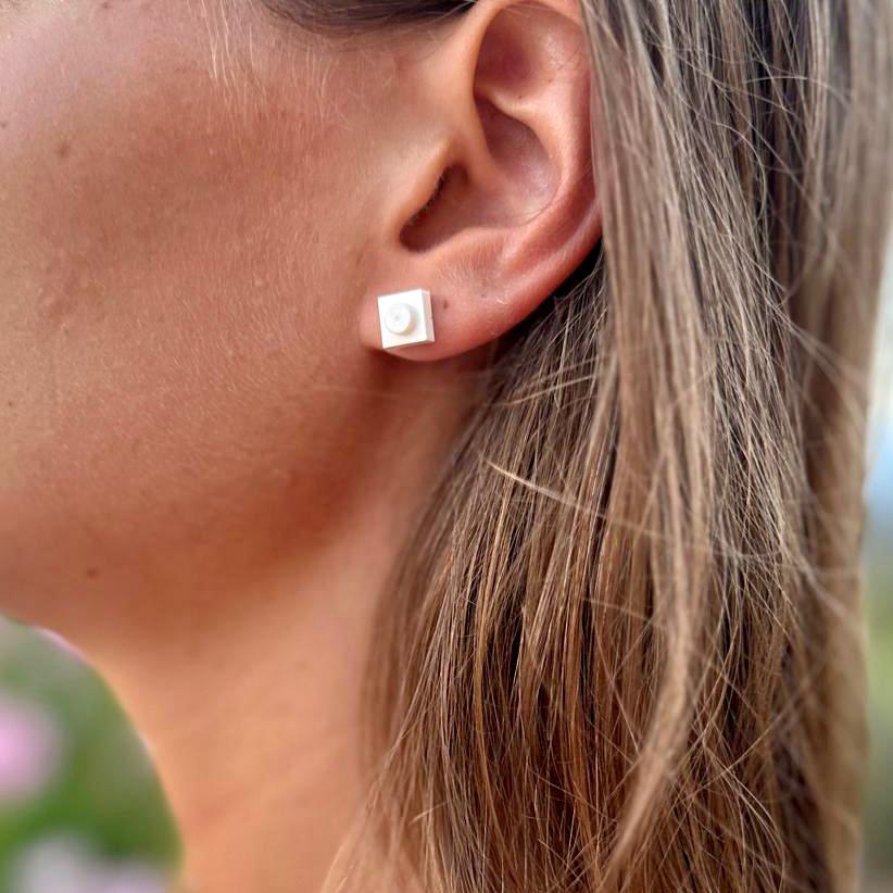 Puces avec une brique Lego carrée