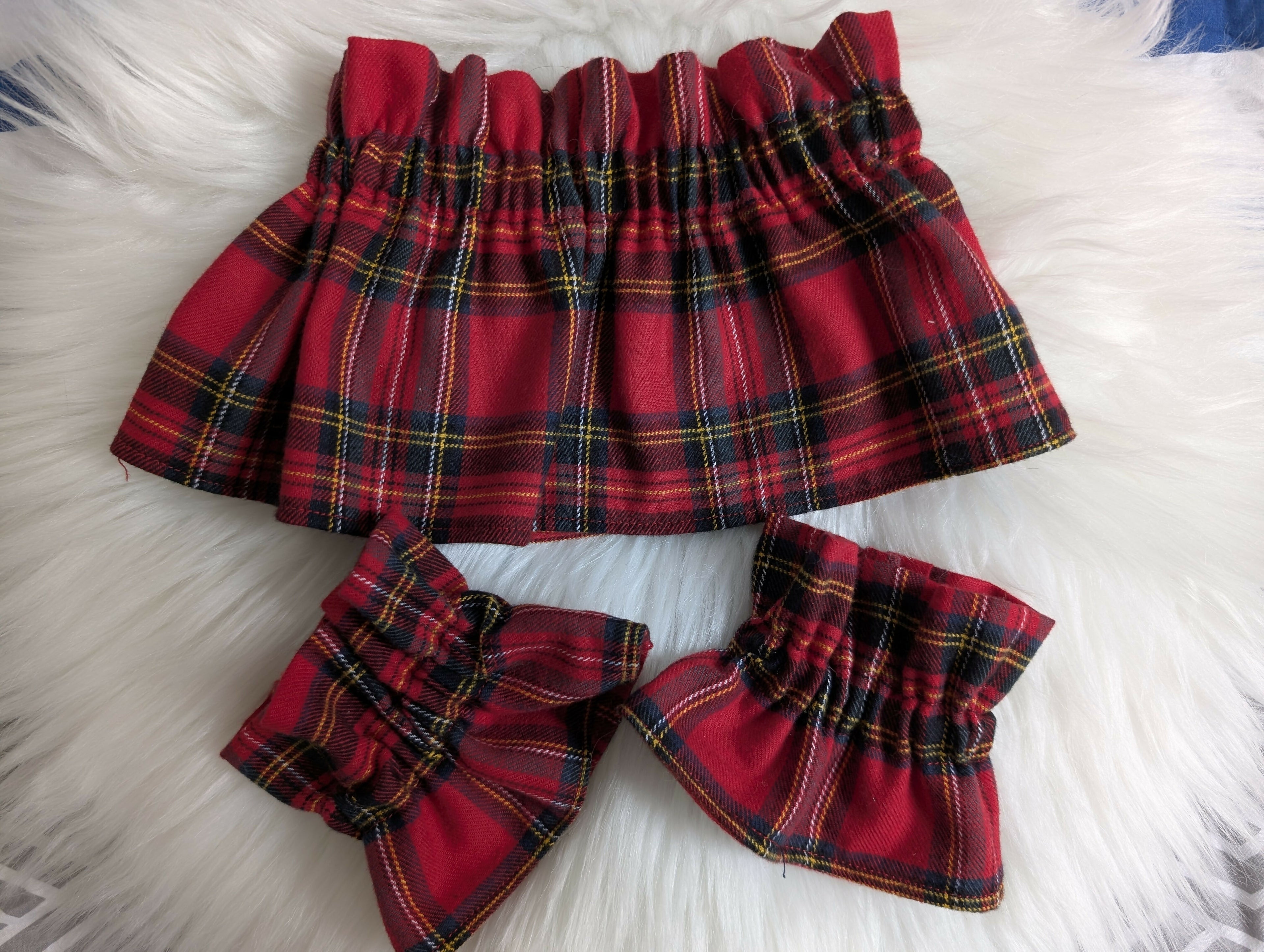 COL AMOVIBLE ET SES 2 MANCHETTES TARTAN ROUGE