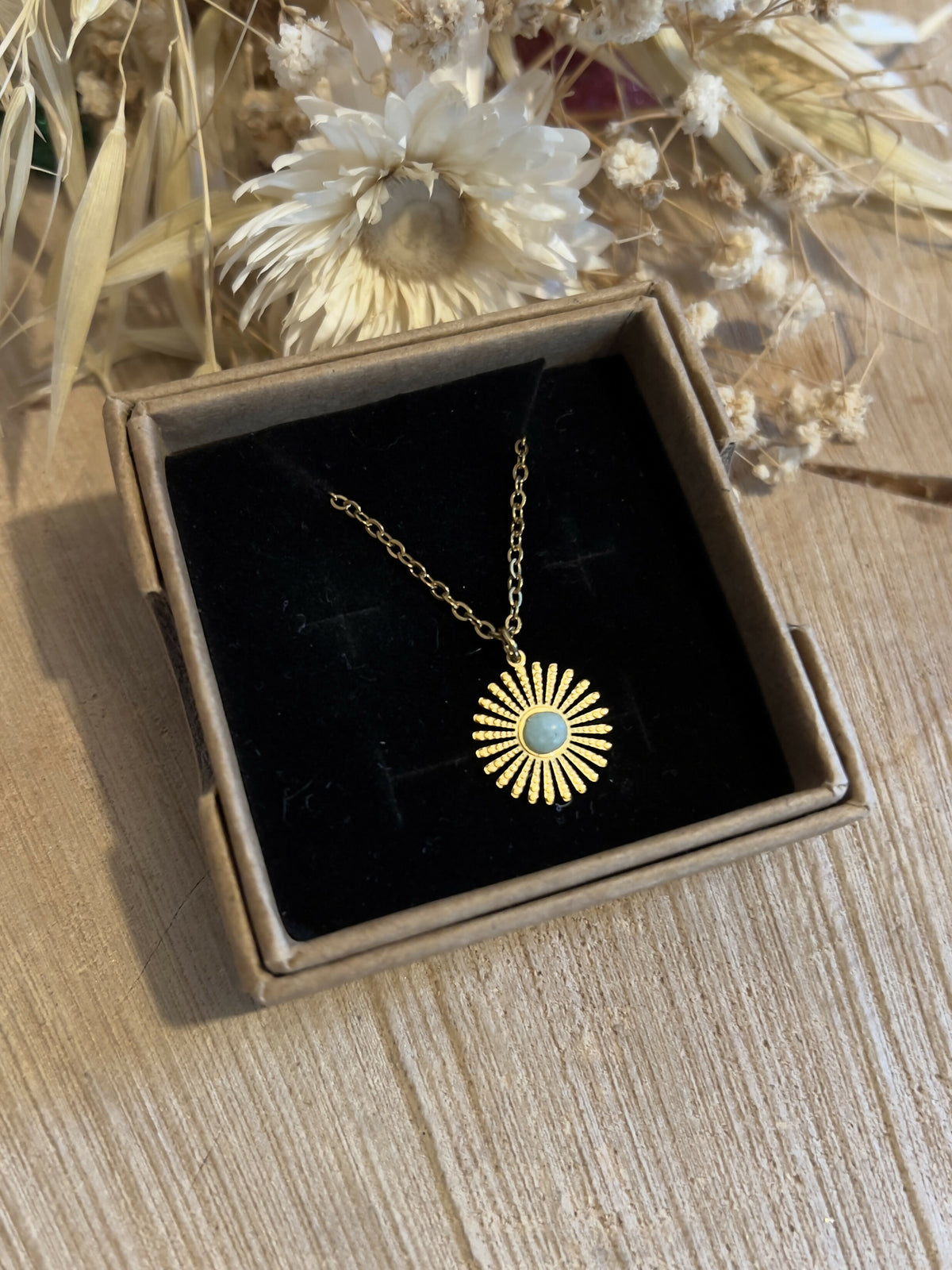 Collier soleil + perle verte