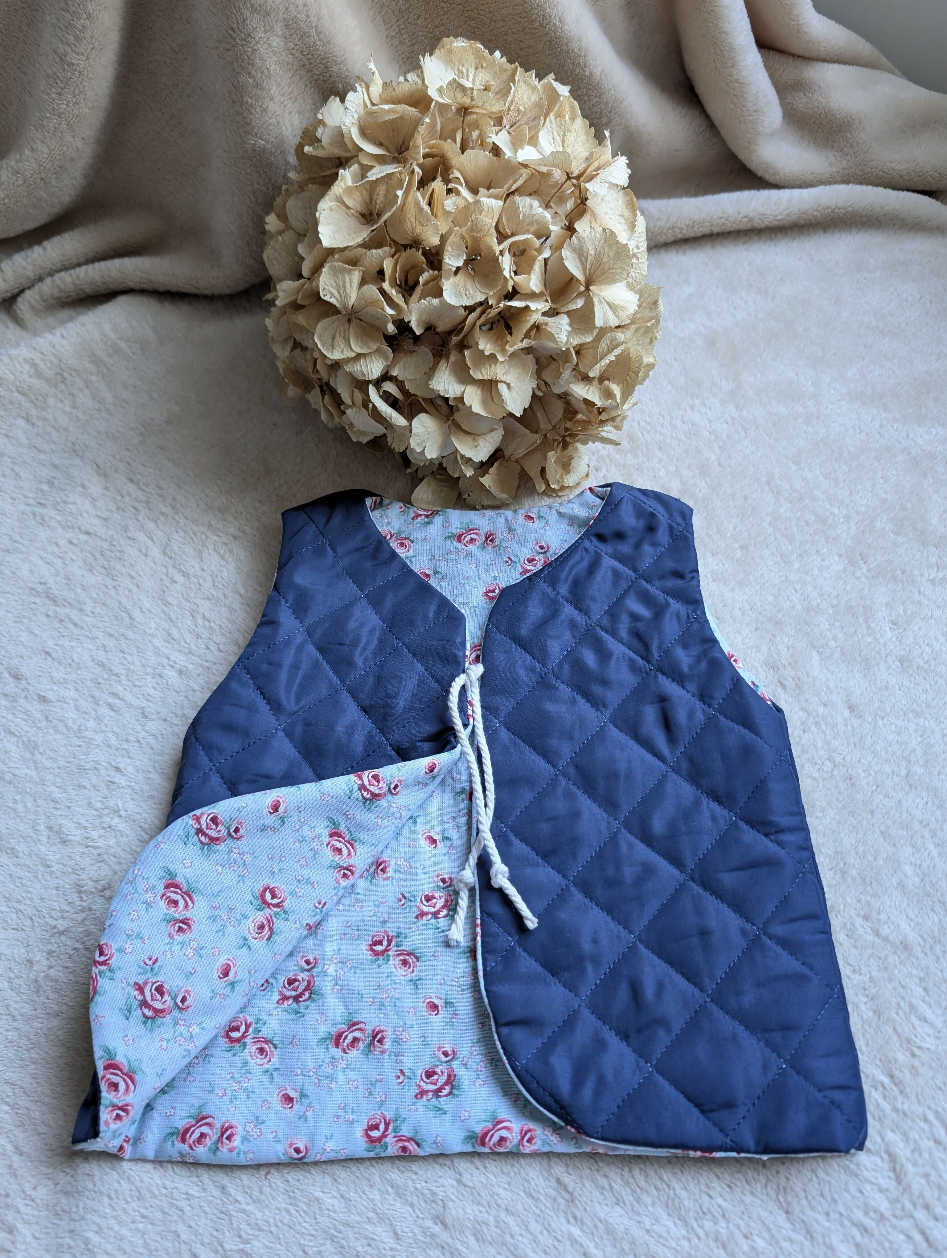 GILET DE BERGER MATELASSE MARINE FLEURS 18 MOIS-3 ANS