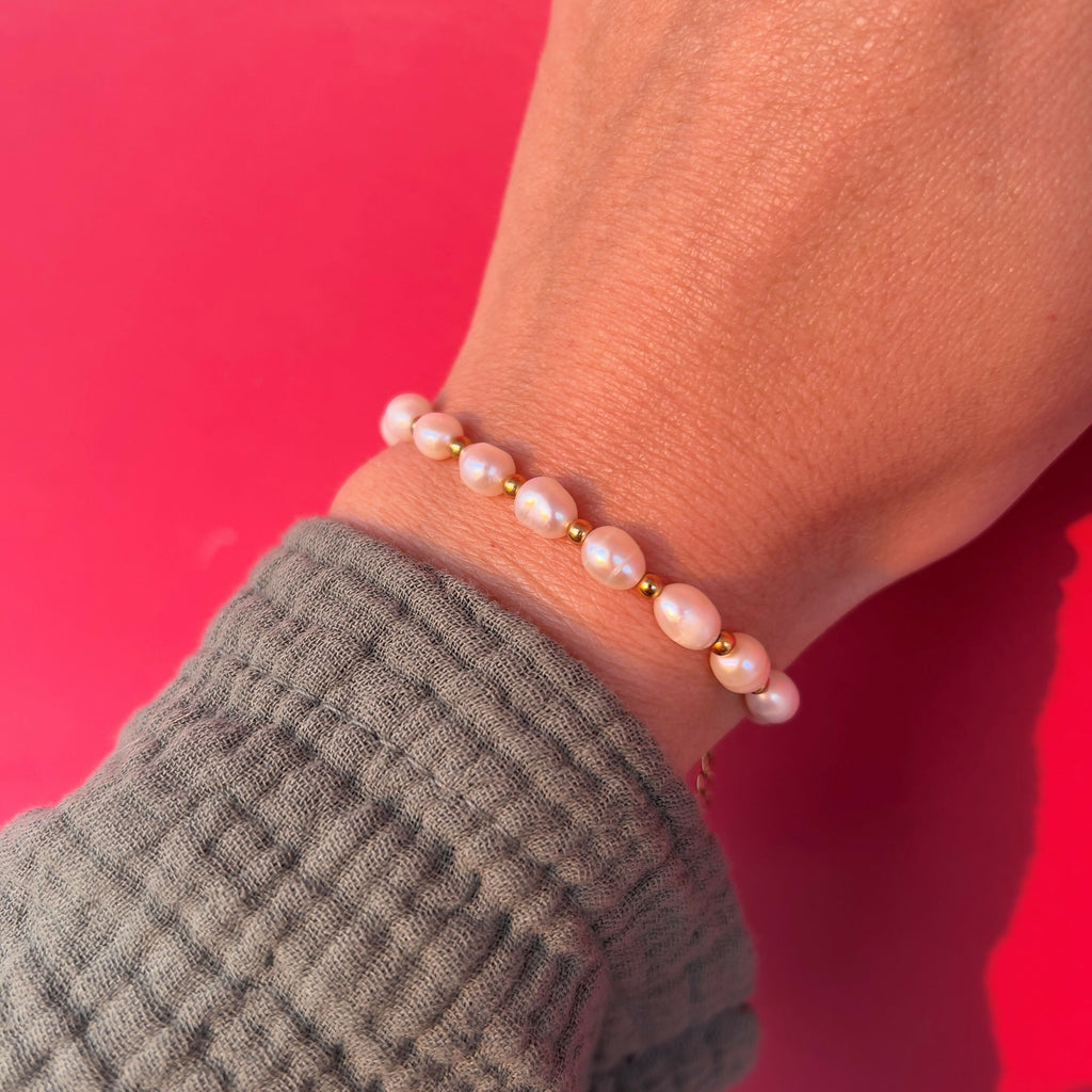 Bracelet perles d'eau douce & perles dorées