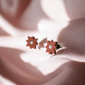 Ear stud for women - wooden flower and red plexiglass ~ Jill ~
