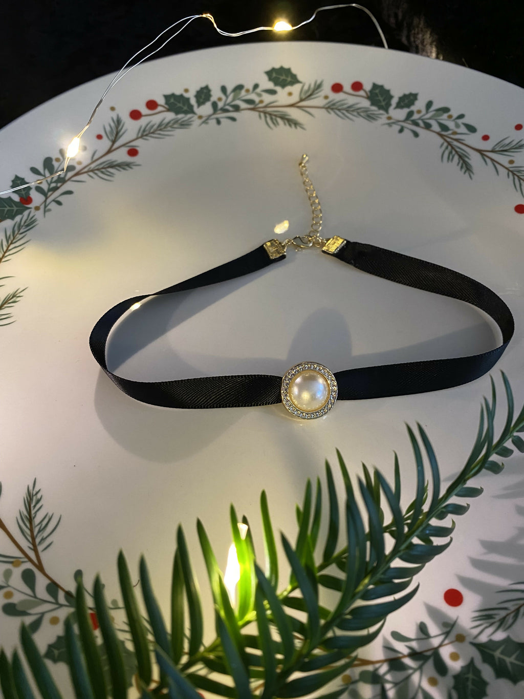 Black satin ribbon choker necklace - Pearly button