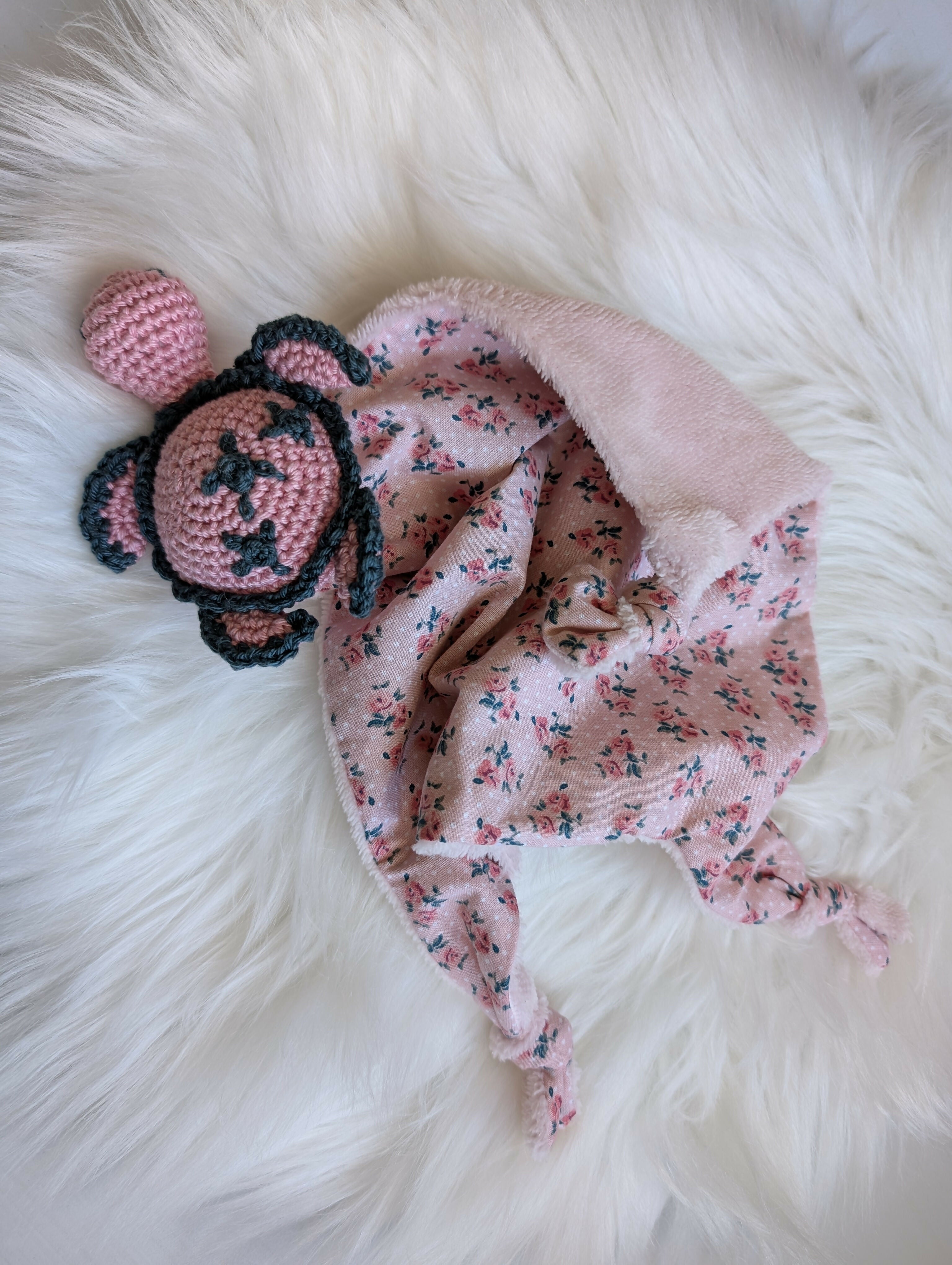 DOUDOU TORTUE ROSE ET FLEURS