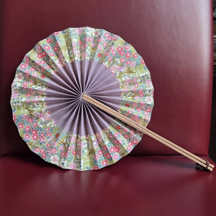 eventail rond pliable avec étui