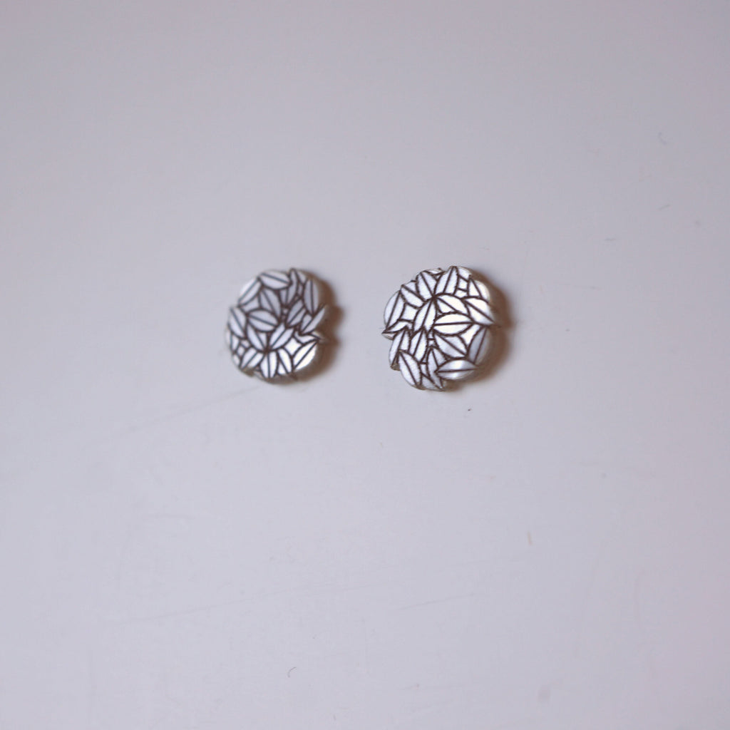 Ear stud for women - iridescent white plexiglass circle ~ Aloha ~