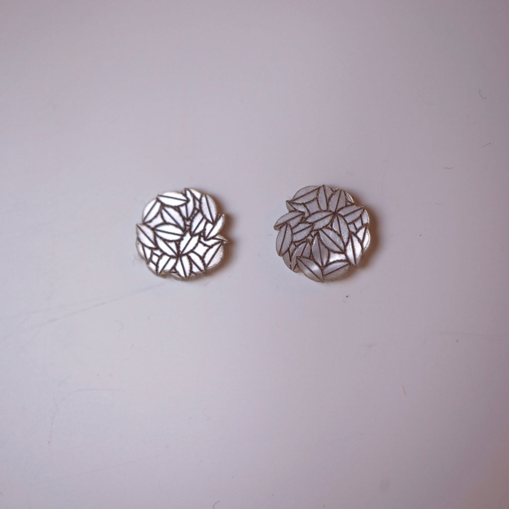 Ear stud for women - iridescent white plexiglass circle ~ Aloha ~