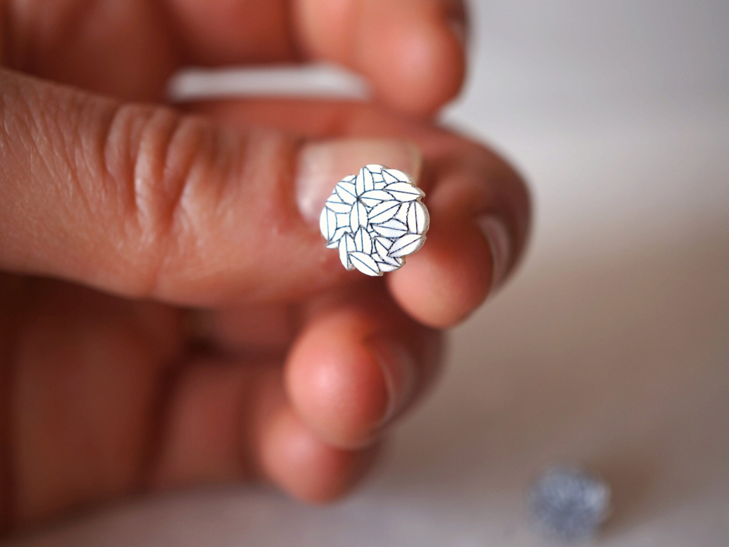 Ear stud for women - iridescent white plexiglass circle ~ Aloha ~